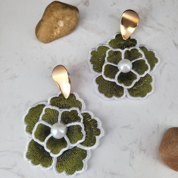 Handmade flower earrings green pink statement new - Picture 5 of 8